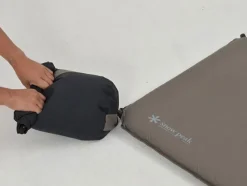Snow Peak Inflatable Mattress 2.5^ Mats & Pillows