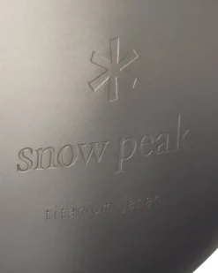 Snow Peak Titanium Curved Flask^ Flasks